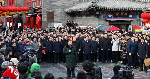 習近平春節前夕在天津看望慰問基層干部群眾